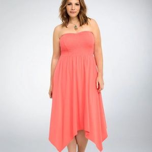 SMOCKED HANDKERCHIEF TUBE DRESS*TORRID 2